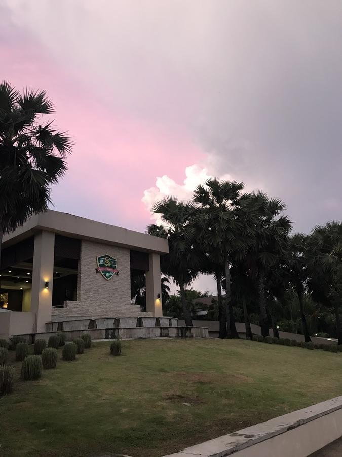 Nakhon Chai Si Suwan Golf & Country Club 게스트하우스 외부 사진